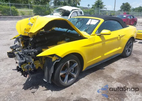 2015 Ford Mustang V6 z USA, uszkodzony, nr VIN 1FATP8EM4F5326811